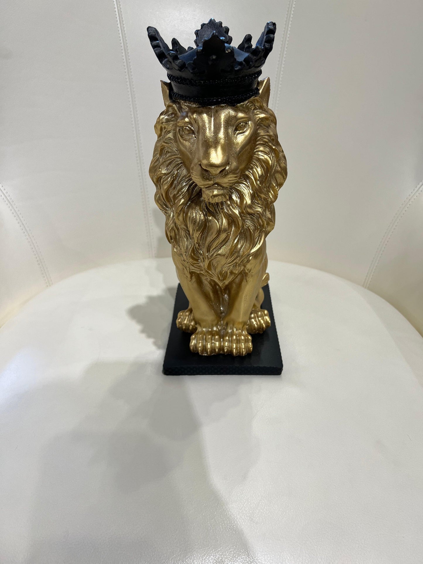 Lion With Crown - Furniture Empire